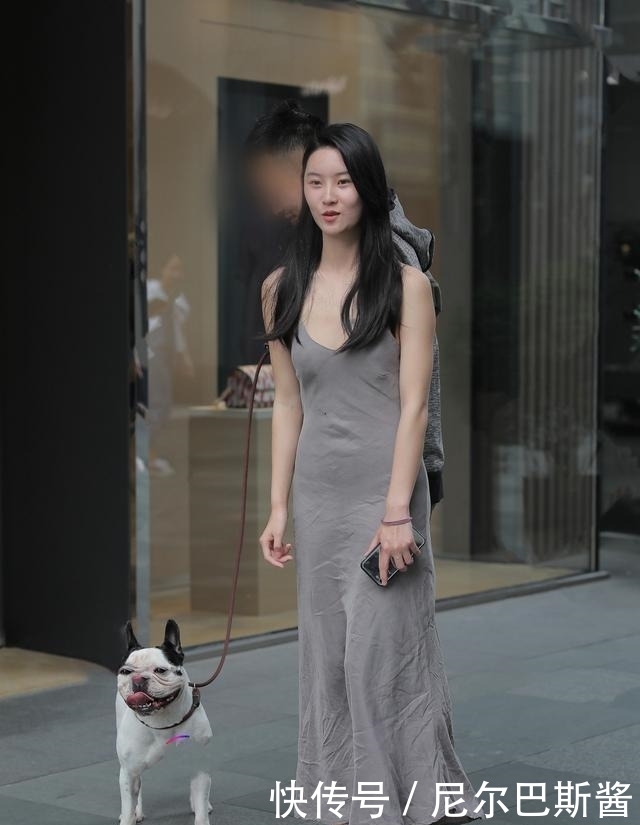  这条|等待一秒钟入夏？茫茫裙海之中的这条裙子，让你性感又显腿长！