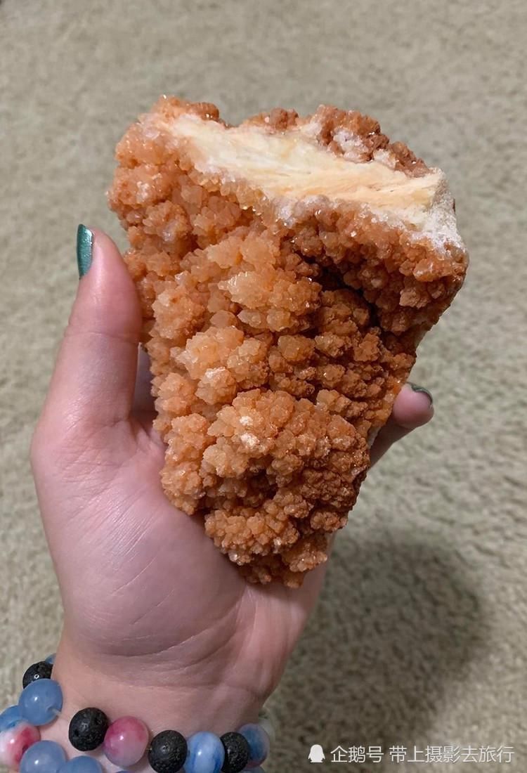 块水晶|她收获一块鸡排石头,因太美味走红,网友好想咬一口