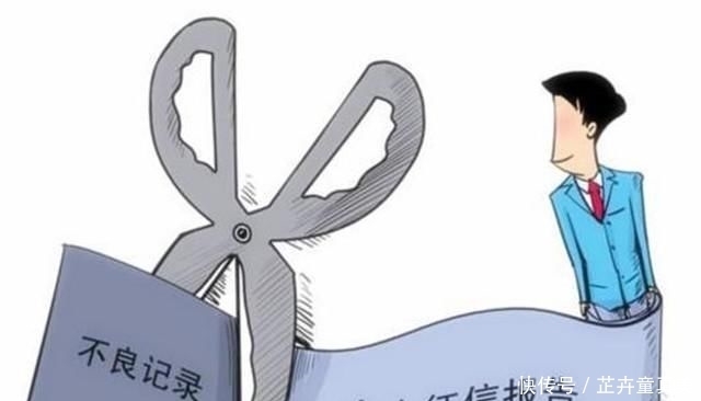  陷阱|21岁女大学生深陷网贷陷阱，被催收逼急了，靠一个举动自救上岸