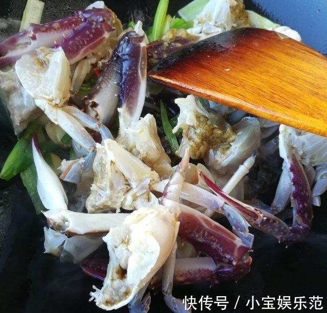 鲜香|梭子蟹炒年糕,鲜香软糯最迷人