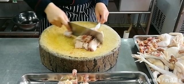  烧鸡|淮扬菜大厨改良员工餐将香菇烧鸡这么做，鲜香微辣，开胃下饭