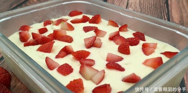 做法|自制冰激凌,食材简单,做法也不难,奶香浓郁没冰碴,比买的好吃