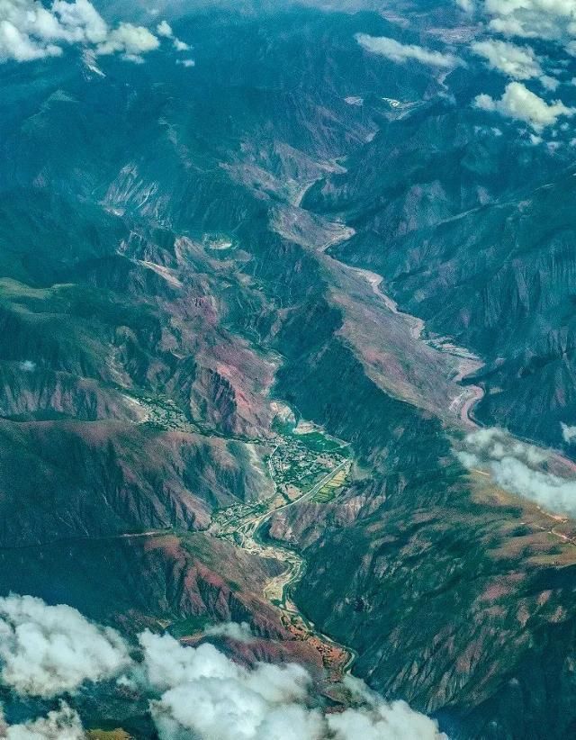  雪山|凝聚冰川、古道、湖泊、雪山、草原和古文明的康巴腹地