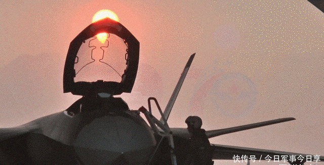 亮相|歼20增重版亮相,它又不搞近距格斗,为何要上矢量推力喷管?