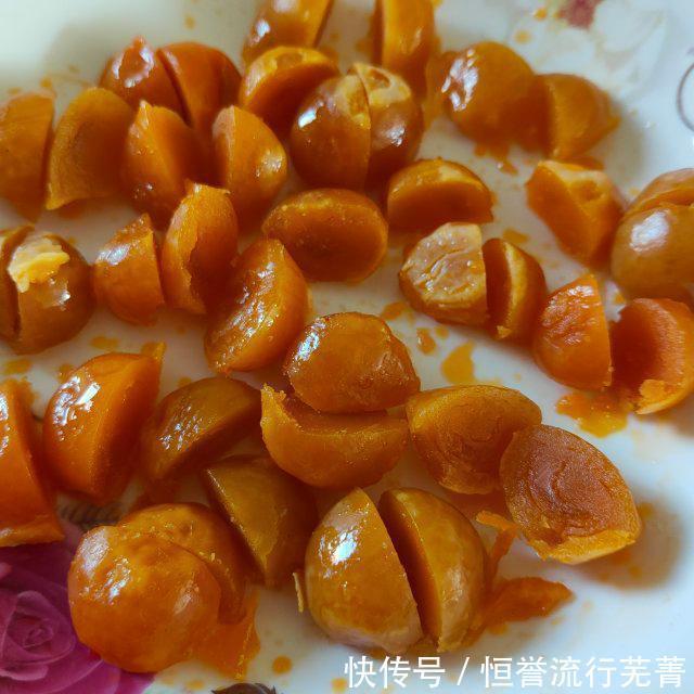 蛋黄|蛋黄酥,自己做的吃着更健康