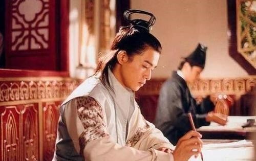 祖宗|秦桧后人考中状元，乾隆故意问：你祖宗是谁？他回7字，乾隆笑了