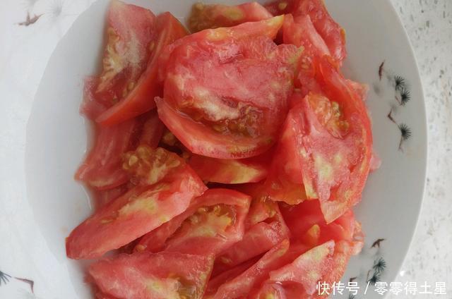  西红柿|炒花菜时加上它，营养美味还好看