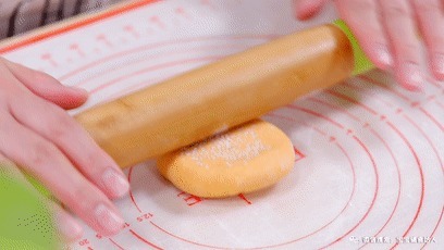  面粉|1根红薯，不烤不油炸，加碗面粉香软绵密，全家都要抢着吃