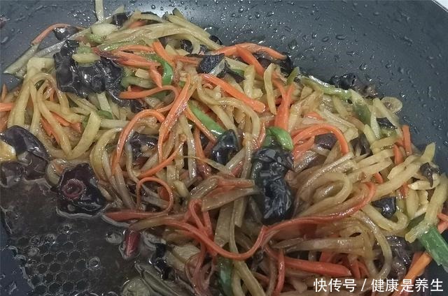 关键|炒鱼香土豆丝,关键在鱼香汁的比例,掌握好做出来和饭店一个味