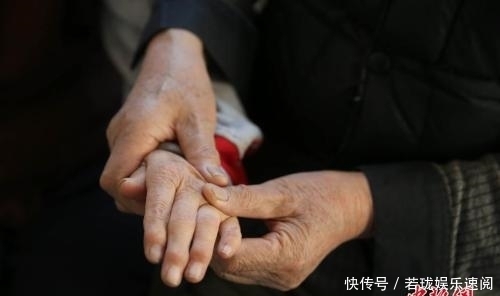 记忆|阿尔茨海默病患者家庭：疾病夺走的，不止是记忆