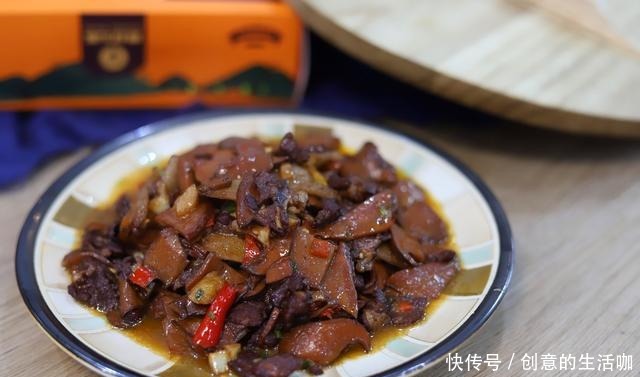 唇齿|8月,云南人抢着也要吃的美味,简单一炒,肥美鲜嫩,唇齿留香