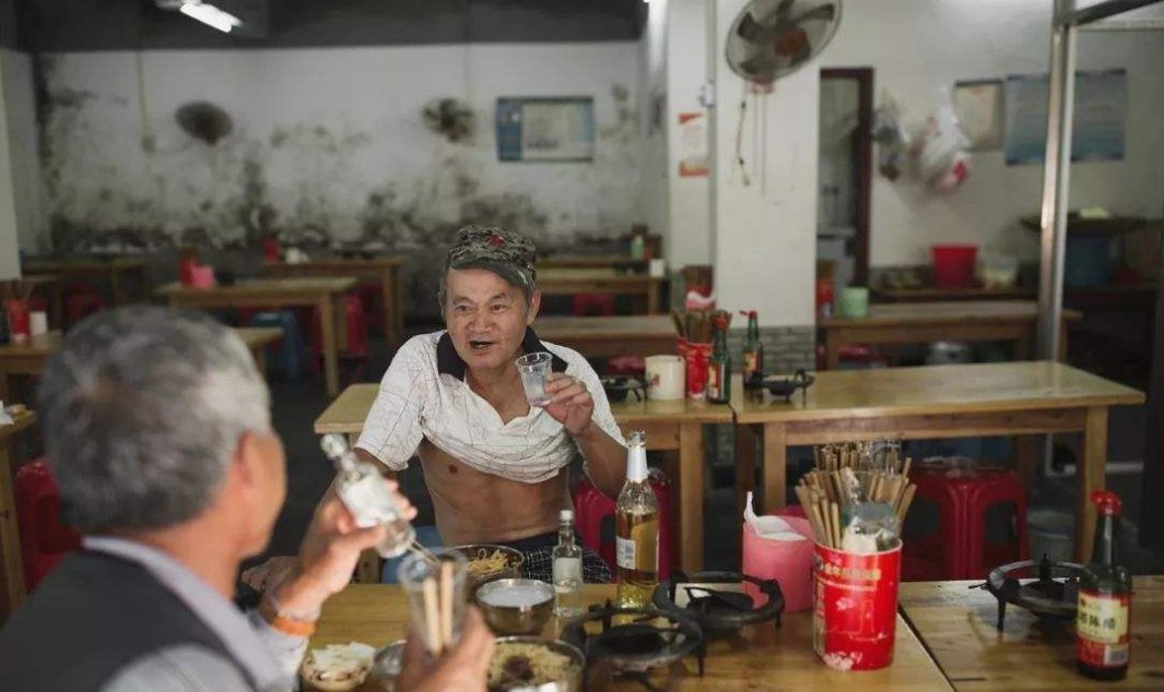 化学反应|白酒越放越香，3个原因要弄清楚，不要存放错了，得不偿失