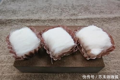 美食|大妈校门口卖“它”,成本8角,售价15元,2小时卖光3大桶!