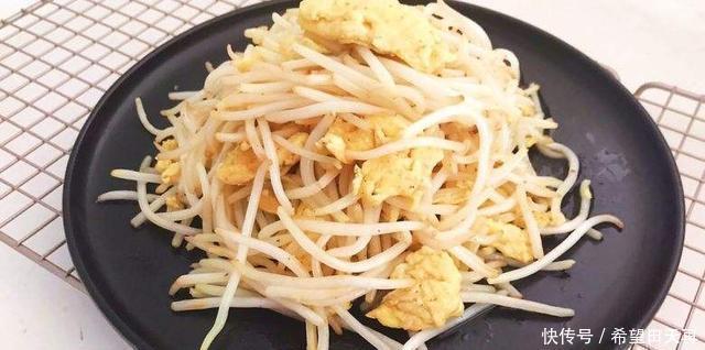 豆芽炒鸡蛋|藏在身边“刮油第一菜”就是它,每天炒一盘,刮油排毒,越吃越瘦