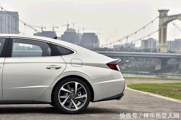 低配版本|别说低配寒碜了!这三款车入门即高配,第一款还是销冠