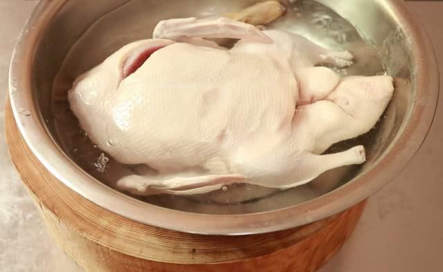 香辛料|盐水鸭非常简单,重要用90度水焯,白米醋除腥,香辛料仅用八角、麻椒