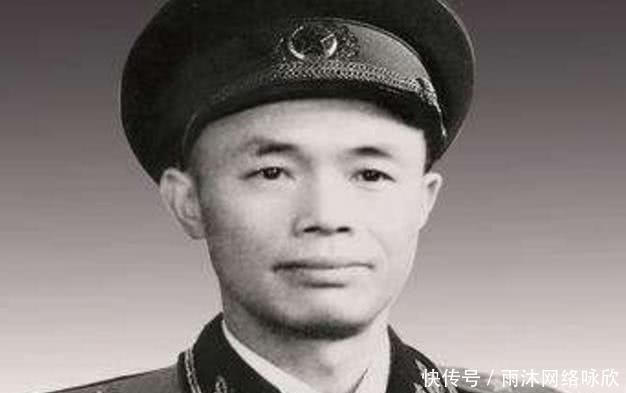 少将|这个军很奇怪,政委与师长都是中将军衔,为何军长却是少将军衔