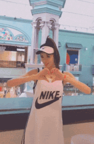 运动型|搞笑GIF：听说男生都喜欢运动型的女生，那我呢？