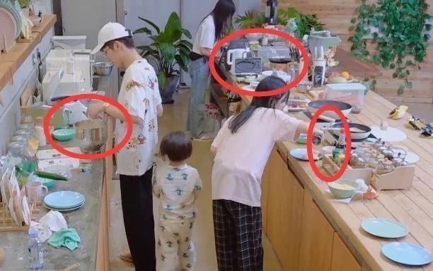  郑爽|别人早起都给小孩做饭，郑爽在做啥？当场看懵导演