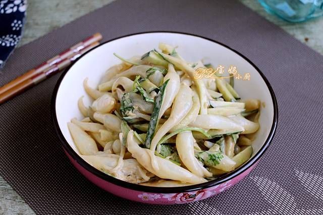  消暑|夏天都爱吃这菜，不用开火，没有油烟，消暑开胃，加它增香补钙