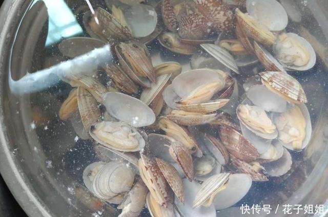 花甲|爆炒花甲是冷水下锅还是开水下锅,很多人都做错了难怪不好吃