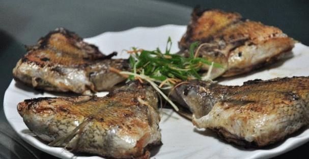 服务员|老外在中国餐馆点了“饼”,服务员却端来鱼,老外太好吃了