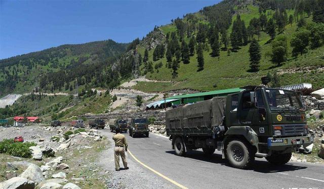 难免|印军100辆坦克抵达高原,美专家称战斗难免,但胜利者不是印度