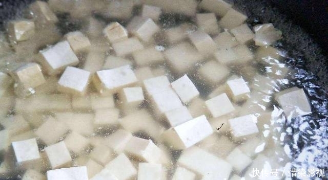 食材|烹饪这4种食材前必须焯水,千万别偷懒!别等到吃出毛病就来后悔