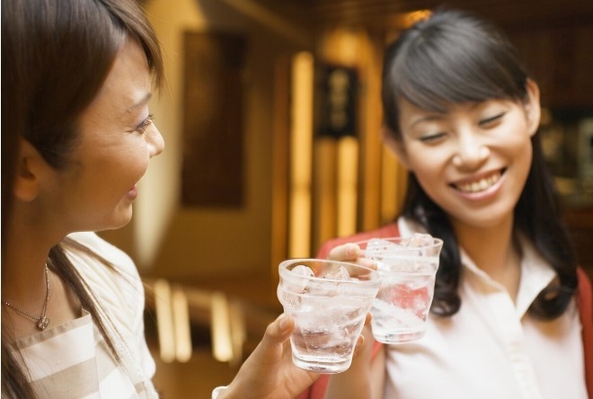 白酒还|长期喝白酒,到底是养生还是有害健康老中医告诉你真相