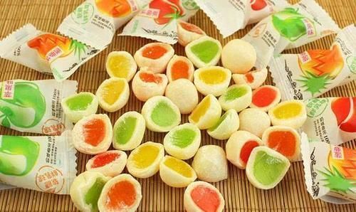 上课偷吃|学生敢“肆无忌惮”偷吃的零食,认出了巧克力糖,却被固体胶骗了