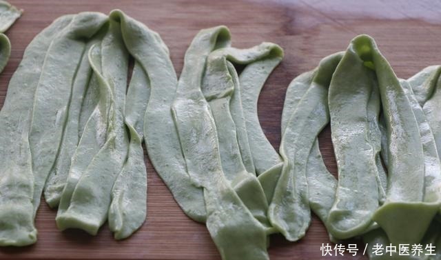 面条|面食中的极品佳作,比刀削面好看,比炸酱面过瘾,营养更解馋!