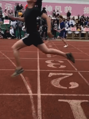  GIF|搞笑GIF：你们说这车有多猛啊。