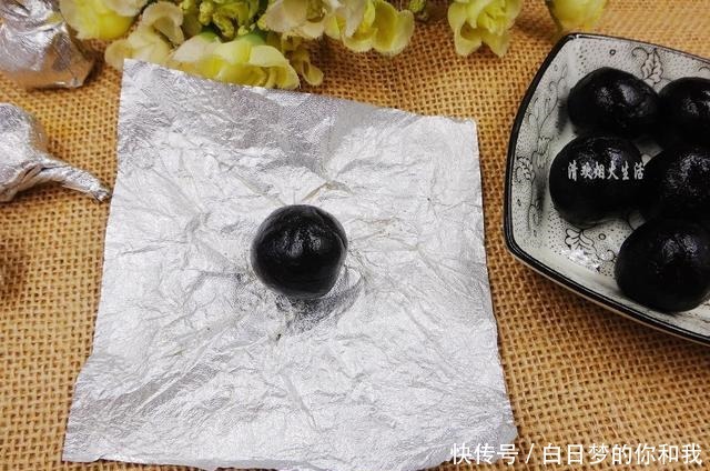 芝麻丸|夏天阳光好赶紧做它,做一次吃半年,每天吃气色好,头发乌黑亮泽