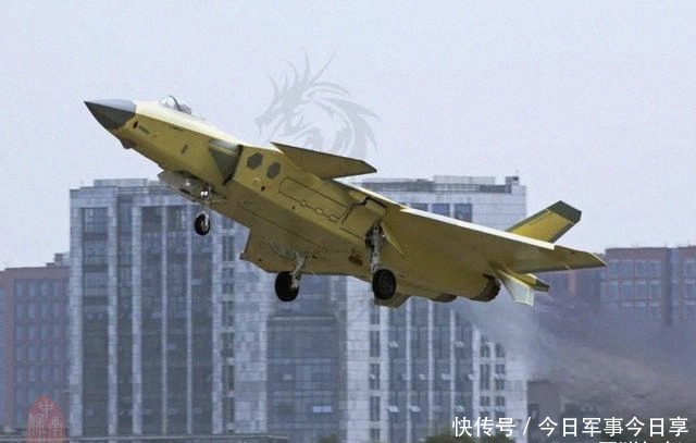 矢量|歼20增重版亮相,它又不搞近距格斗,为何要上矢量推力喷管?