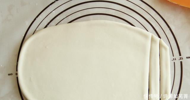 耳面|是猫耳朵还是面条鱼,这是一道美味的绿色蔬菜和蘑菇猫耳面