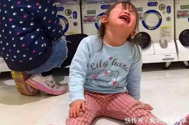 鼓起|女孩逛完超市，“肚子”鼓起被怀疑偷东西，店员检查后忍不住流泪