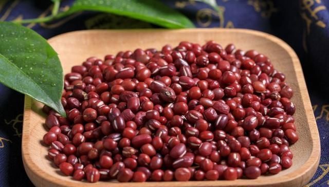 小饼|我家红豆从不熬粥喝，加一碗糯米粉，简单一做，香甜软糯，特好吃