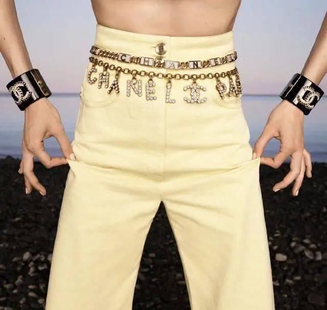 腰带|看到没，真正懂穿搭的女人，都离不开“腰带”这款单品