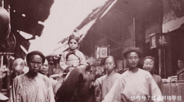 还原|罕见照片还原清末社会,蒙古王爷出行大排场,富家子弟骑马戴墨镜