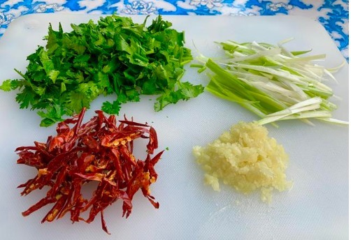 豆皮|凉拌豆皮怎么做好吃？教你农家开胃下饭吃法，端上桌能多喝两杯酒