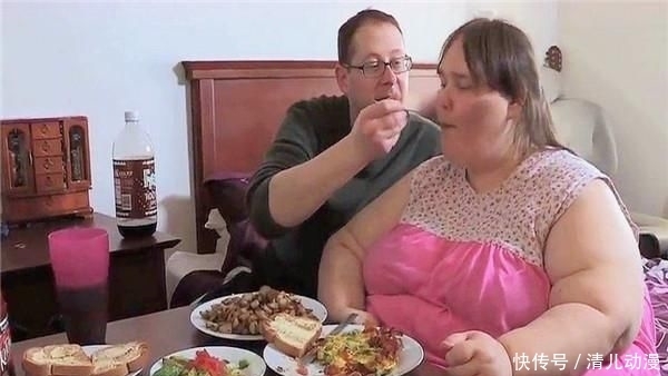 现状|美国女孩因体重1450斤走红,后被富豪娶回家“供养”,现状如何?