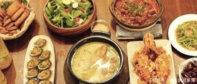 吃法|老外到中国一年,第一次吃中国菜,菜一上桌后,他们的吃法亮了