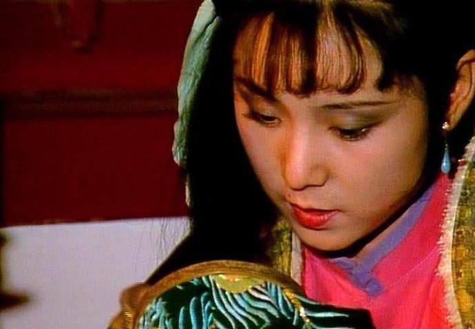  炭火|雀金裘为何被炭火烧了一个窟窿细琢磨，心内一惊