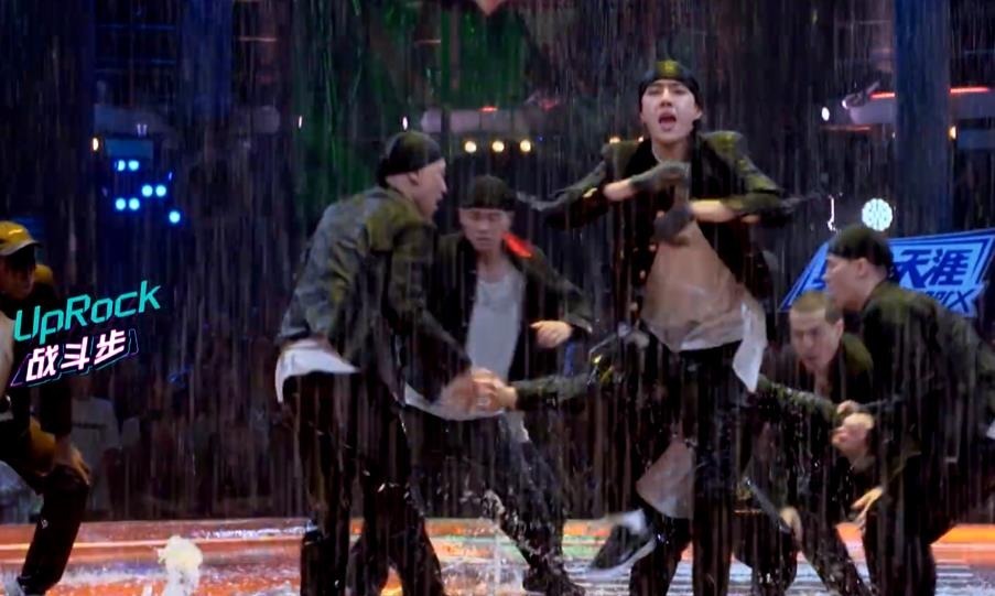 舞台|《街舞3》水舞台,“莲”全场最佳,张艺兴反应却让人失望