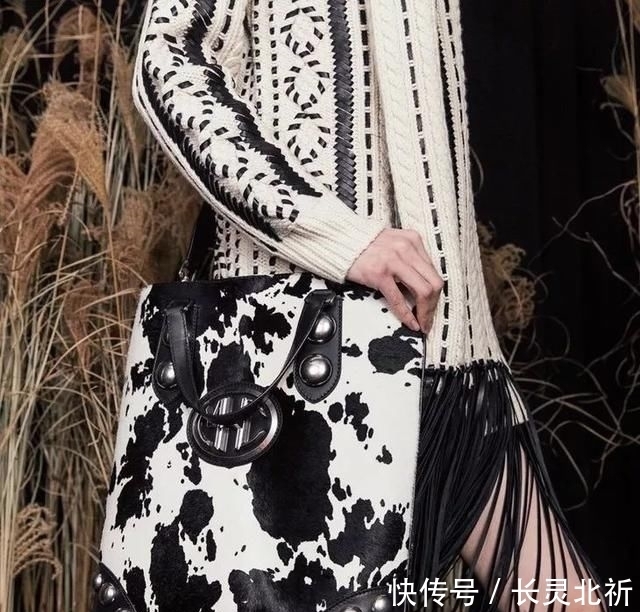 女孩|T型台 | 水果女孩朴秀荣穿上它,好一个明媚灿烂的plmm