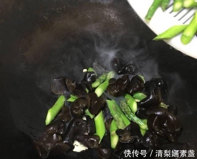  后加|新鲜百合炒木耳，甜芦笋，百合酥，新鲜可口
