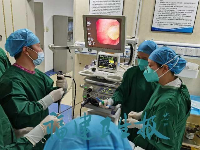 中山医院|男子胸闷气促两个多月，原来是支气管被猪骨头”塞住“了