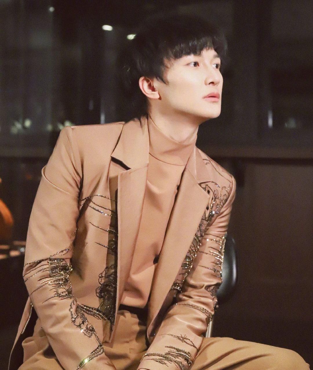 华晨|华晨宇、周深、米希亚形成分水岭,《歌手》舞台逐渐开始划分档次