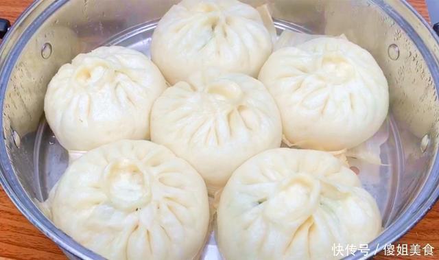 韭菜|夏天最香的菜,1块钱1斤,用来做包子,味道鲜美,连吃3天都不腻