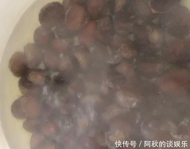 炒栗子|秋天三大宝之糖炒栗子,栗子按照这种方法烤,软糯不苦好剥皮!
